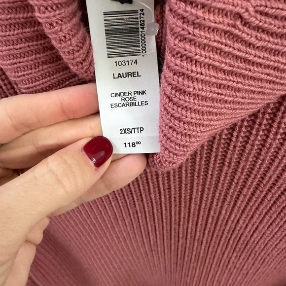 Aritzia Laurel Turtleneck Sweater - Picture 4 of 5